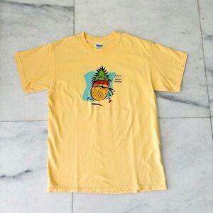 Y2K VTG Gildan T Shirt Yellow Doctors Hospital 2004 Graphic Men M Hipster Grunge